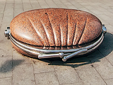 Памятник кошельку