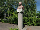 Памятник Петру Семенову Тянь-Шанскому