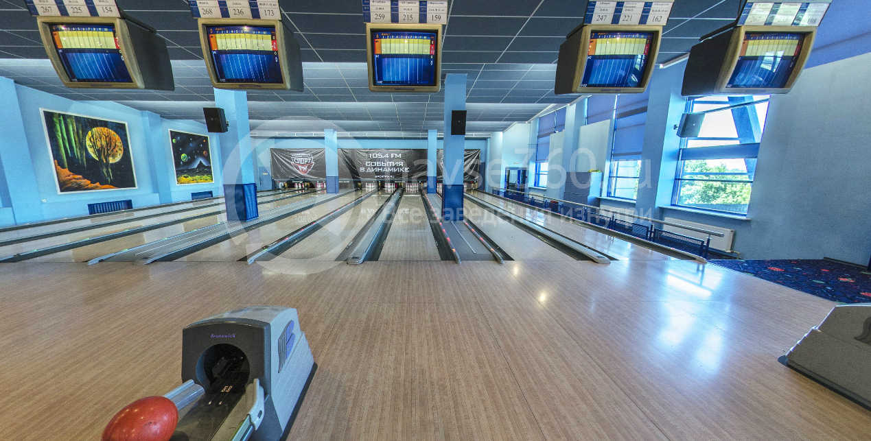 Игровые дорожки в клубе Strike
